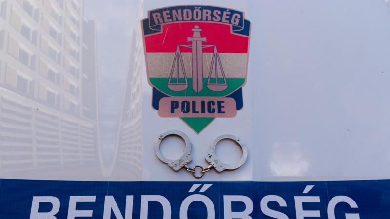 A rendőrség nyomozói egy szökésben lévő gyilkosokkal kapcsolatos figyelmeztetést adtak ki! (lásd a csatolt fényképet)