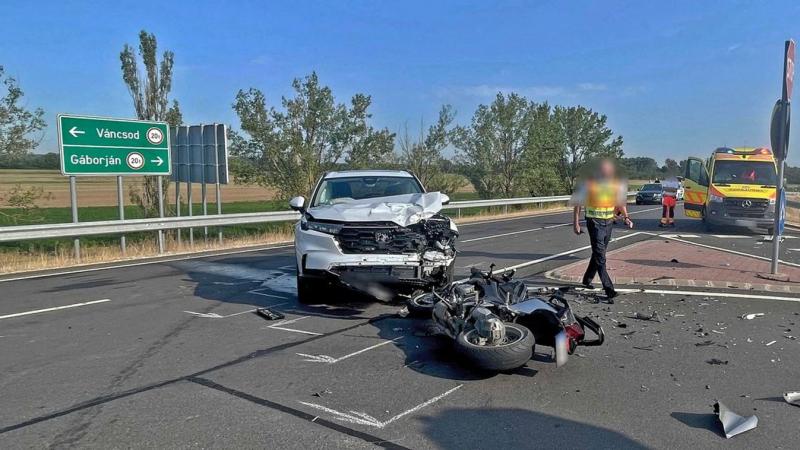 Tragikus baleset történt! A helyszínen életét vesztette egy motoros - megdöbbentő felvételek!