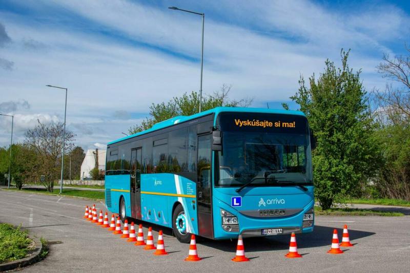 Komárom városában újabb lépéseket tesznek az ingyenes tömegközlekedés fejlesztése érdekében. A cél, hogy a lakosok számára még kényelmesebbé és elérhetőbbé tegyék a városi közlekedést.