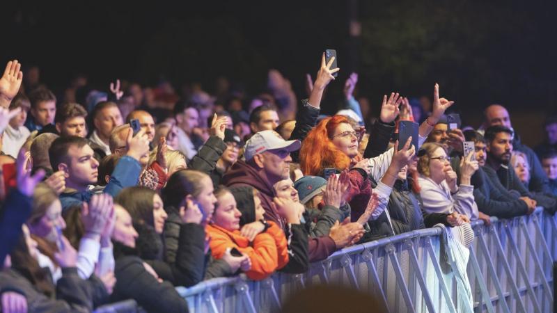 Az egri zenekar már több ízben is varázslatos pillanatokat szült a Sziget fesztivál színpadán, és most újra készen állnak, hogy felejthetetlen élményekkel ajándékozzák meg a közönséget!