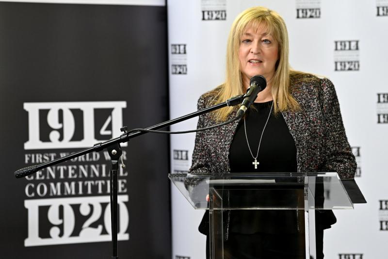 Izgalmas NER-siker: Schmidt Mária PR-cikket publikált egy osztrák újságban, amelynek megvalósítását a MOL és az állami alapítvány közös támogatása segítette.