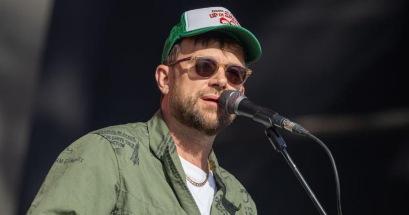 Budapestre látogat Damon Albarn, a Blur és a Gorillaz ikonikus alapítója.