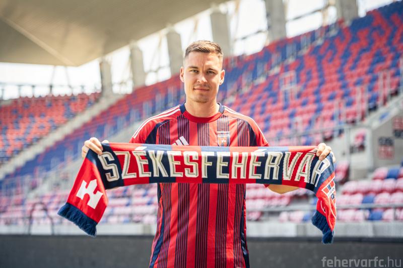 A Fehérvár csapata egy különleges tehetséggel bővítette sorait, hiszen egy korábbi bajnoki címmel büszkélkedő csatárt szerződtettek.