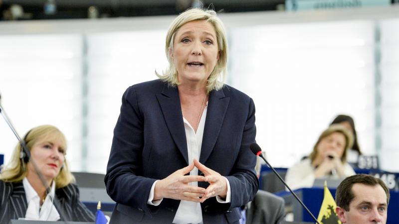 Marine Le Pen ügyei új megvilágításba kerültek - a korrupcióval kapcsolatos vádak súlyosabbak, mint ahogyan azt eddig bárki is gondolta.