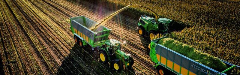 F8 és F9: a silózás mestersége a John Deere segítségével – tapasztald meg a precizitást és a hatékonyságot!