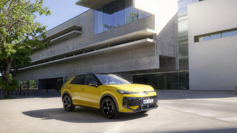 Kívül és belül is friss arcát mutatja a Volkswagen legújabb modellje, amely a népszerűsége révén sokak szívéhez közel áll. -- Totalcar