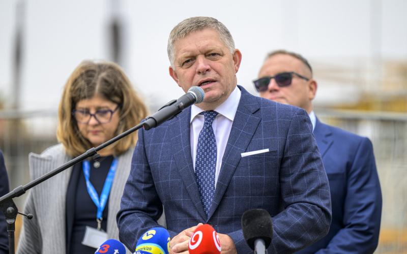Robert Fico bejelentette, hogy a közeljövőben a szlovák és az ukrán kormány képviselői tárgyalóasztalhoz ülnek, hogy megvitassák a két ország közötti fontos ügyeket.