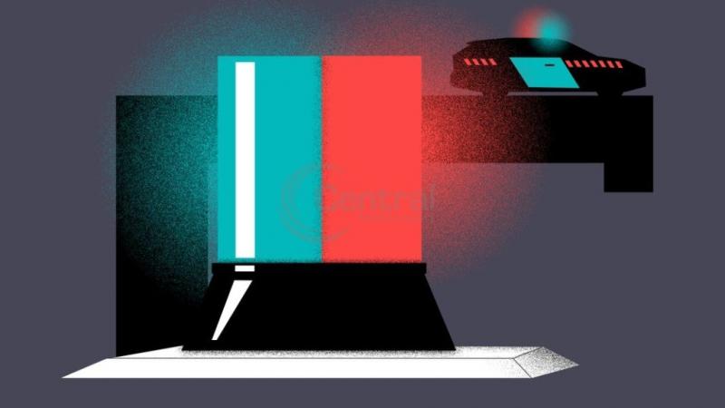 Egy férfi hirtelen rosszul lett, miután elkészítette az ételt, és a rendőrök heroikus erőfeszítésekkel hozták vissza az életbe.