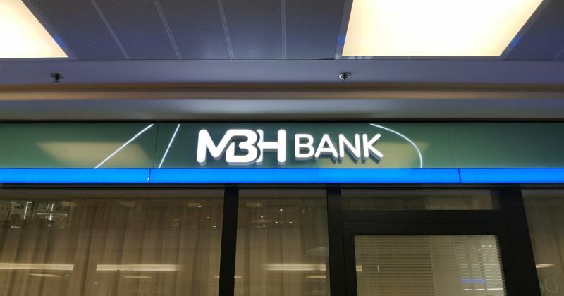 Jelentős átalakulás várható a nyugdíj- és egészségpénztári rendszerekben, miután az egyik legnagyobb bank bejelentette új terveit.