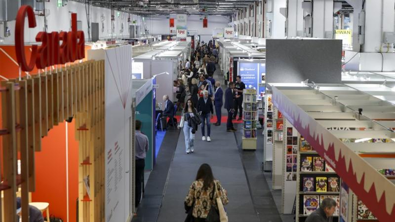 Miért csupán egy A4-es lapot kapott Krasznahorkai Nobel-díja Frankfurtban?