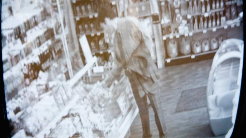 Egy kilogramm értéke közel 3 millió forint – az áruház végül inkább eltüntette a polcokról, miután több mint 100 alkalommal vált áldozatává lopásnak.