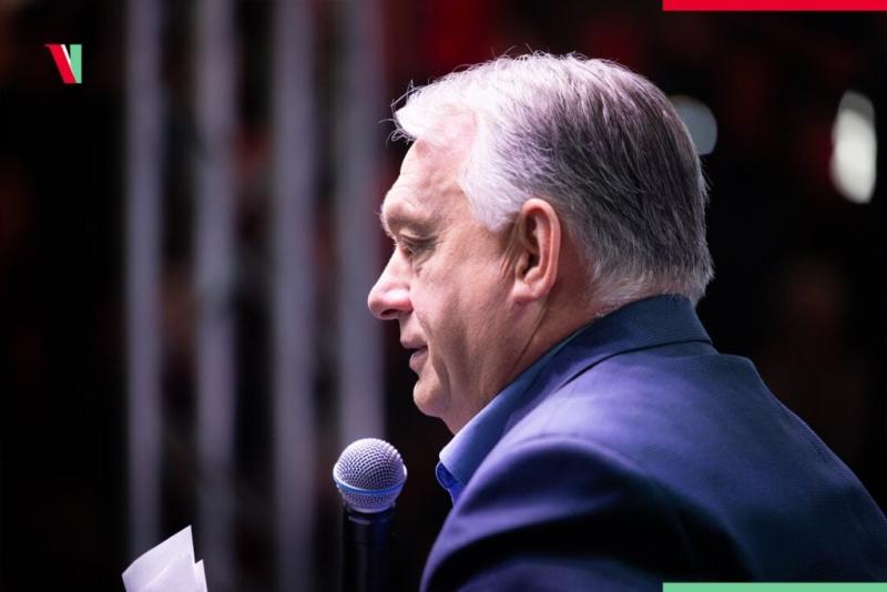 A politikai szakértő véleménye szerint Orbán beszédének kiszivárgása súlyos kihívásokat vet fel a Fidesz számára.