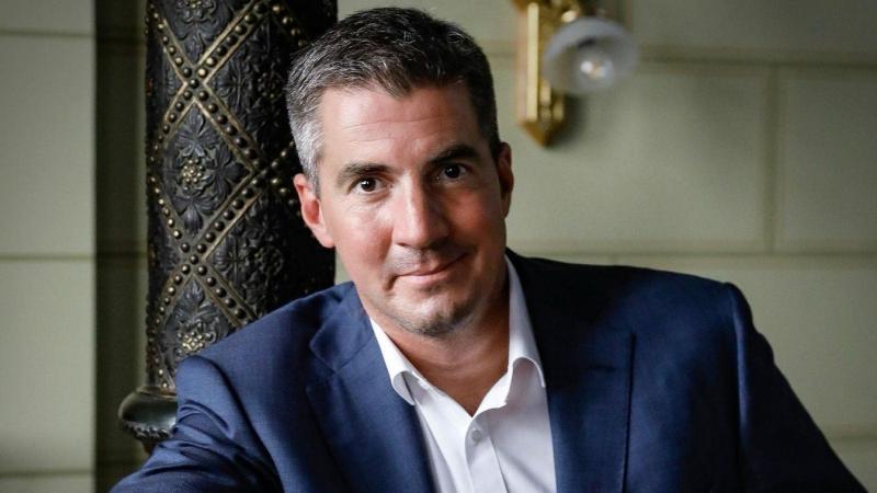 Kocsis Máté hangsúlyozta, hogy a digitális világban is fontos közösségeket építenünk. A közösségi kapcsolatok fenntartása és erősítése elengedhetetlen, hiszen így tudunk együtt fejlődni és támogatni egymást. A videóban részletesen kifejti, milyen lehetősé