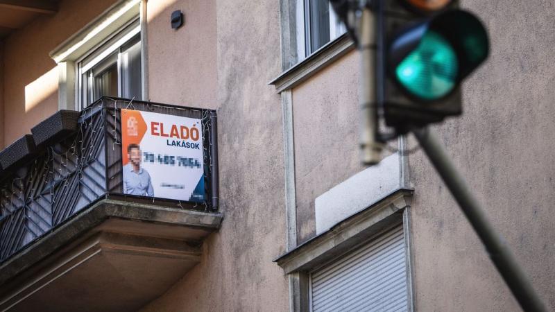 Íme egy egyedibb megfogalmazás a témában: 

