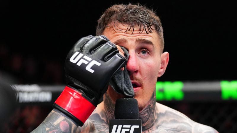 Kórházi fotójával sokkolta az internetet a szemsérülést elszenvedett UFC-bajnok.