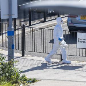 A brit rendőrség álláspontja szerint a vonaton történt késeléses támadás nem minősül terrorcselekménynek.